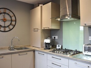 Dishwasher, highchair, cookware/dishes/utensils - 3 bedroom accommodation in Kendal (Kendal)