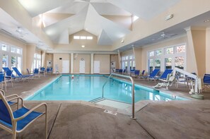 Indoor pool, a heated pool - Country Music's finest Modern Resort by Grand Ole Opry & Convention Center (Nashville)