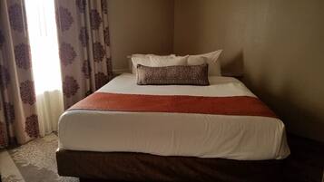 1 soverom, strykejern/-brett, internettilgang og sengetøy