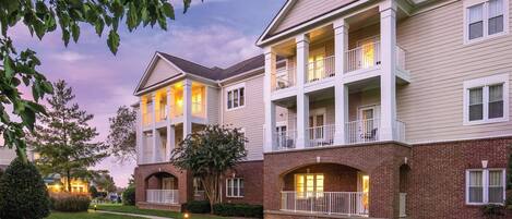 المنشأة من الخارج