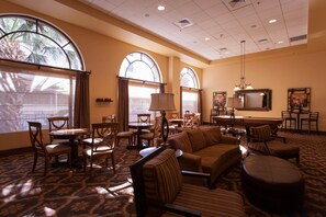 Interior - Downtown San Antonio Resort close to RiverWalk and The Alamo with Rooftop Pool and Hot tub (San Antonio)