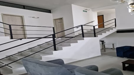 Televisión LED 40 pulgadas con canales de televisión por cable