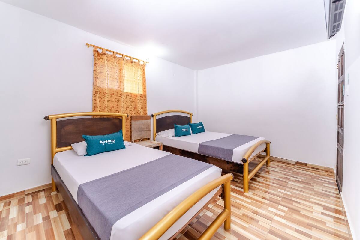 Triple Room | Hypo-allergenic bedding available, WiFi (free), bed sheets