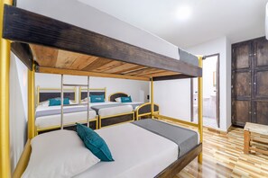 Quarto família | Roupas de cama antialérgicas, Wi-Fi de cortesia, roupa de cama