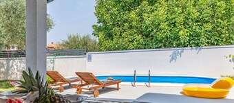 3 bedroom gorgeous home in Valbandon