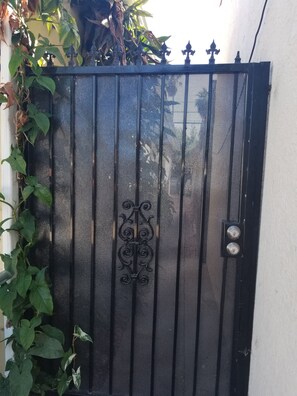 Exterior - Cynnies Home (Long Beach)