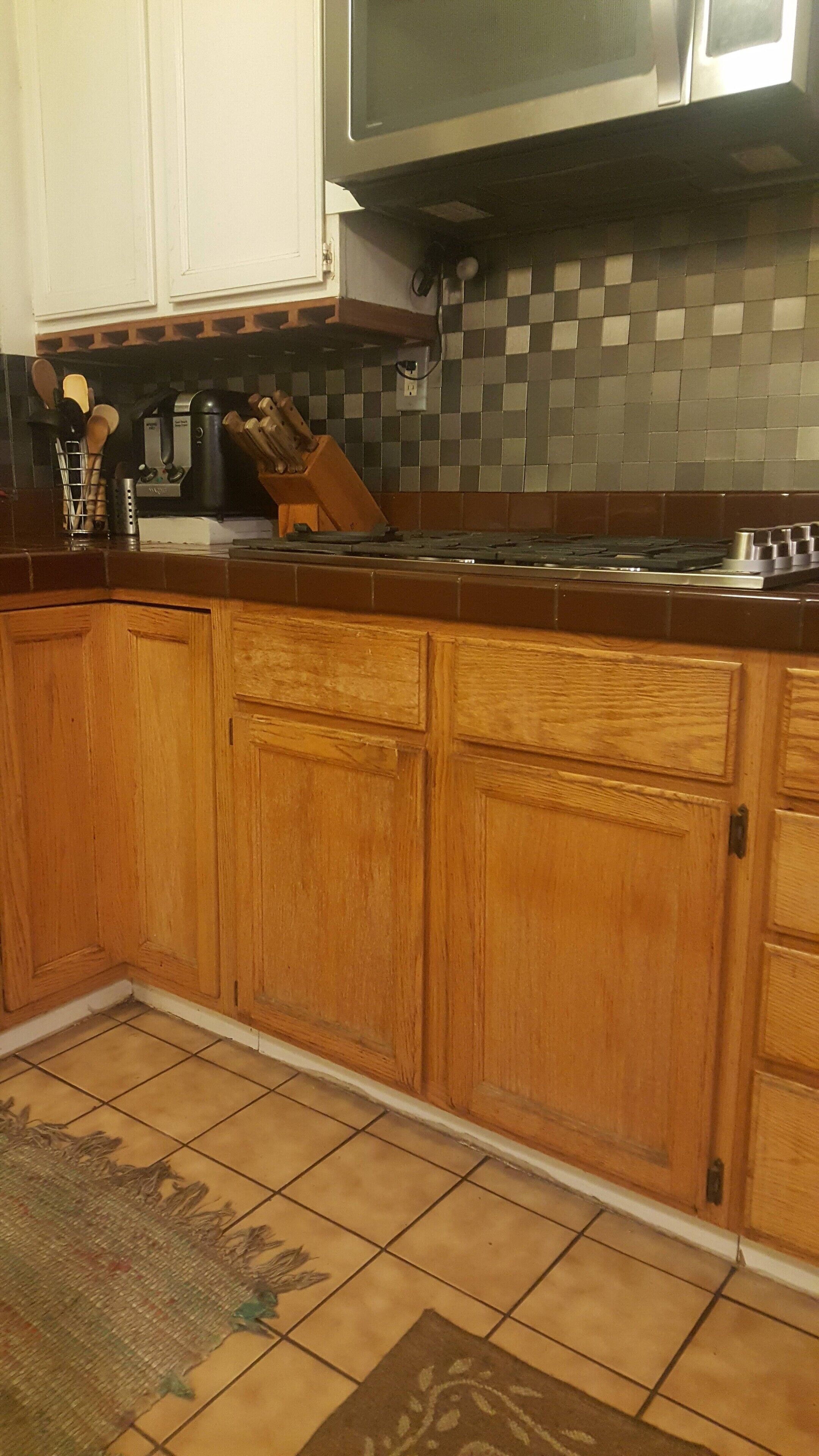 Basic Room, 1 King Bed | Shared kitchen facilities | Full-sized fridge, microwave, oven, stovetop