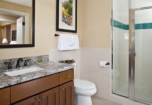 Combined shower/bathtub, hair dryer, towels, soap