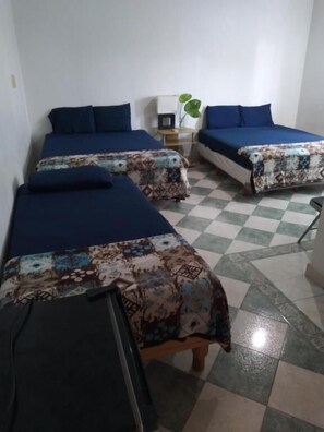 Grand Room | Individually furnished, desk, laptop workspace, soundproofing - Yucatan Vista Inn (Mérida)