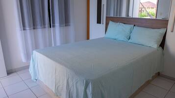 6 bedrooms, iron/ironing board, free WiFi, bed sheets