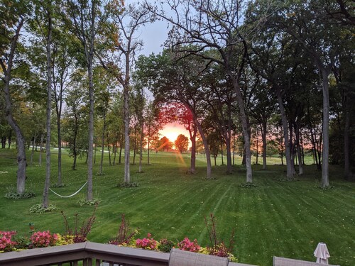 5 star ⭐️ rated home on Hazeltine National Golf Course with Beautiful Sunsets!