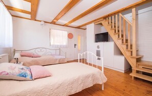1 bedroom, travel cot, WiFi, bed sheets
