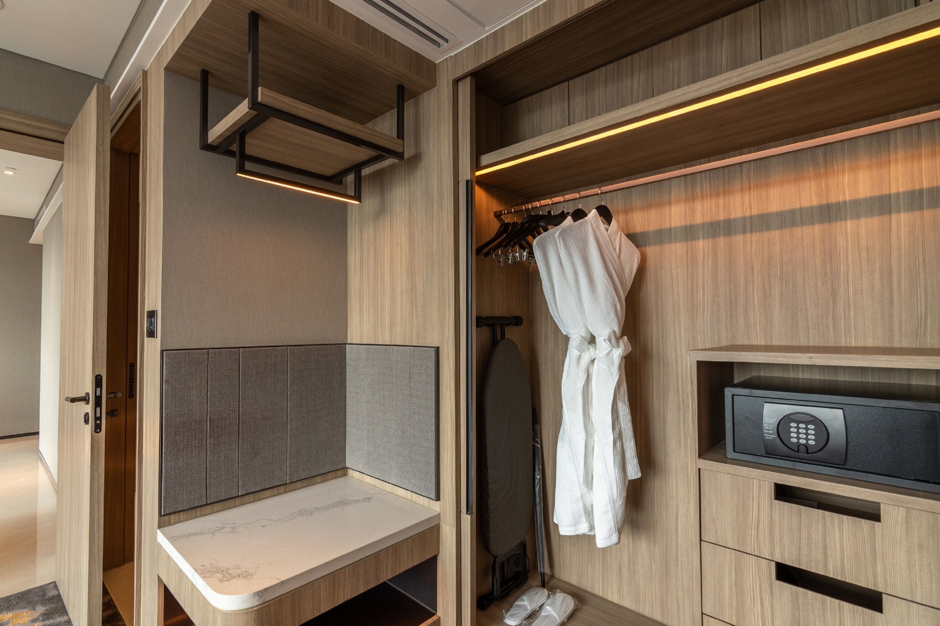 executive suite | 1 bedroom, egyptian cotton sheets, premium bedding, in-room safe