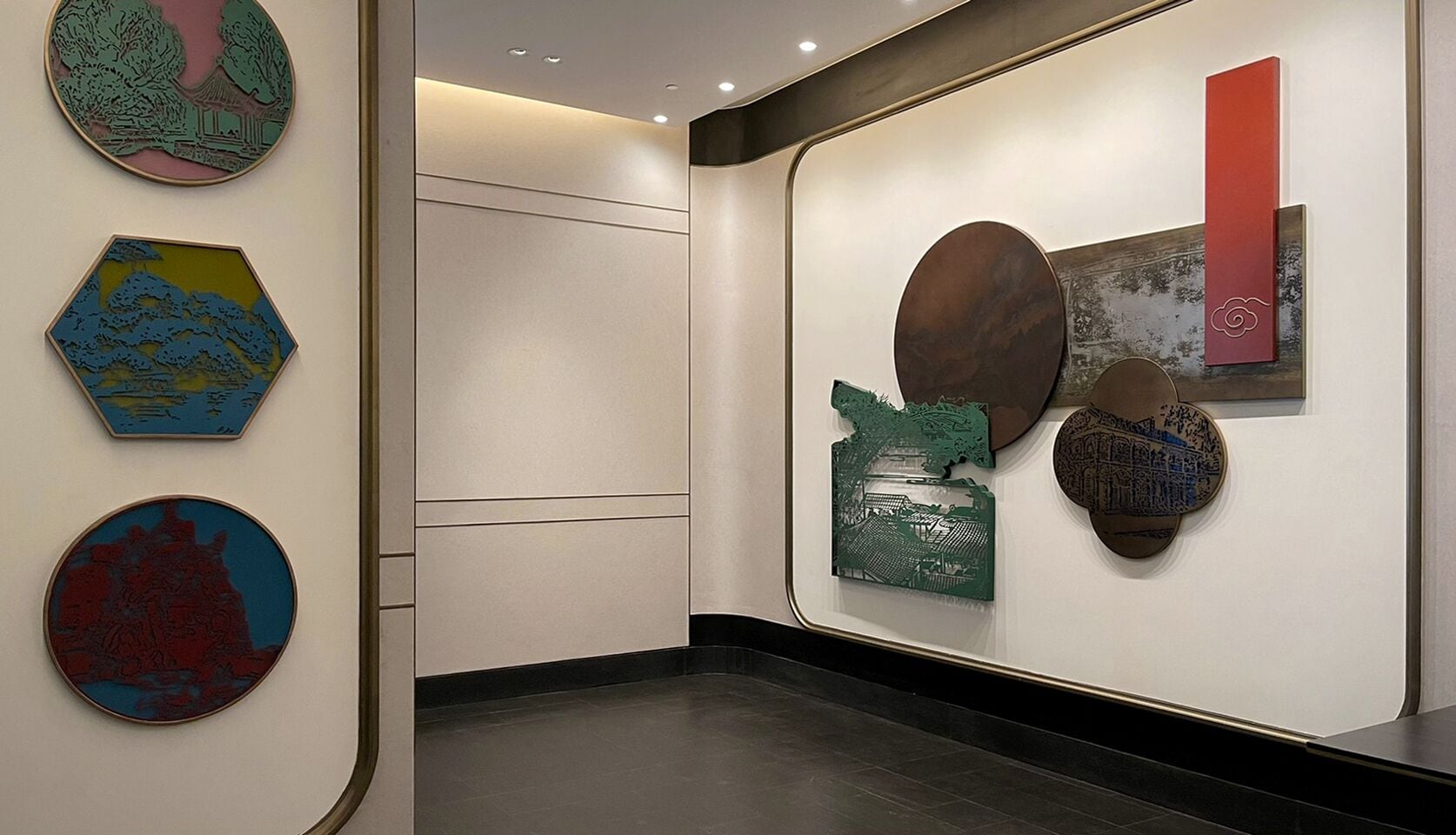 2 restaurants, breakfast, lunch, dinner served; international cuisine