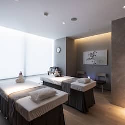 Couples treatment rooms, aromatherapy, hot stone massages, Thai massages