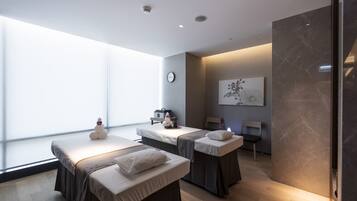 Ruang perawatan pasangan, aromaterapi, dan pijat dengan batu panas