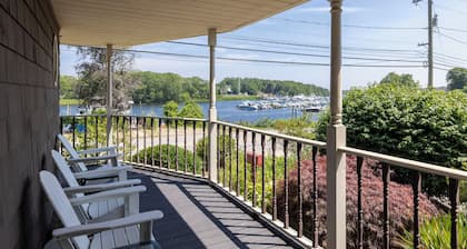 Waterfront Colonial kaupungissa: Stonington, CT