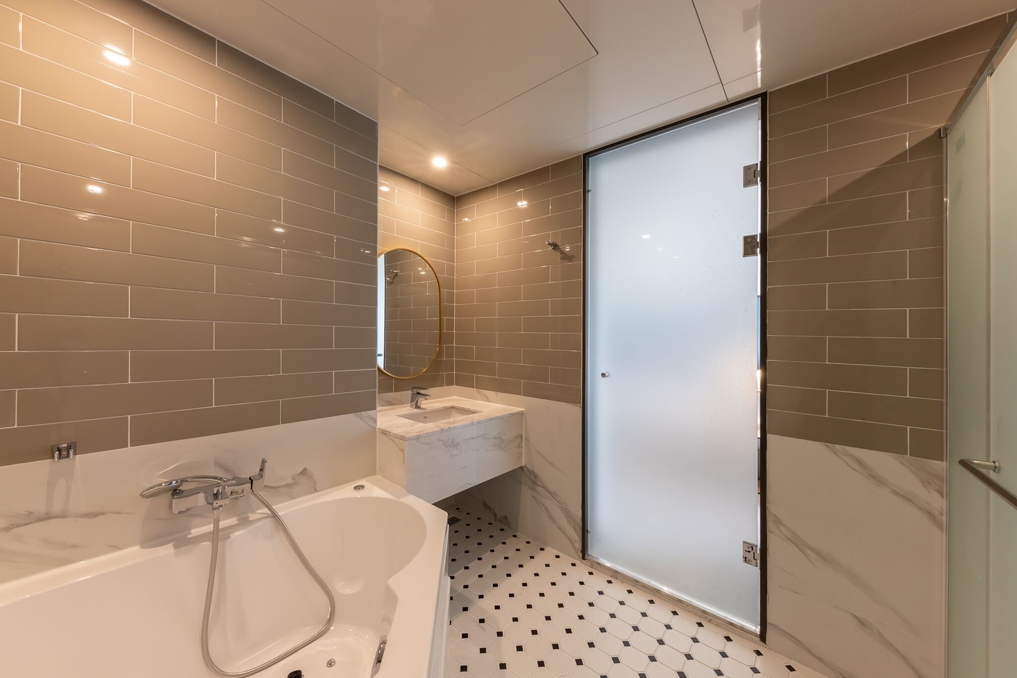 deluxe twin room | bathroom | separate bathtub and shower, deep-soaking bathtub, rainfall showerhead