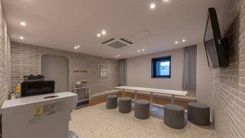 ๋งค์ผ ๋ทํ ๋ฌด๋ฃ ์์นจ ์์ฌ ํฌํจ