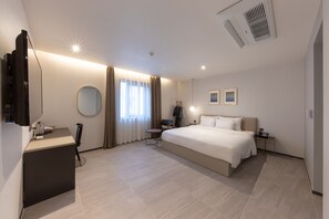 Standard Room | Down comforters, Tempur-Pedic beds, desk, laptop workspace - Browndot Hotel (Daegu)
