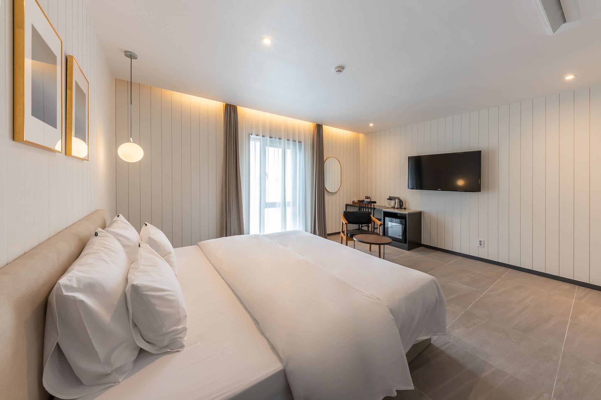 Standard Room | Down duvets, Tempur-Pedic beds, desk, laptop workspace