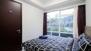 1 bedroom, blackout curtains, bed sheets