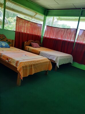 Laptop workspace, wheelchair access - lupuna jungle tours and expeditions (Iquitos)