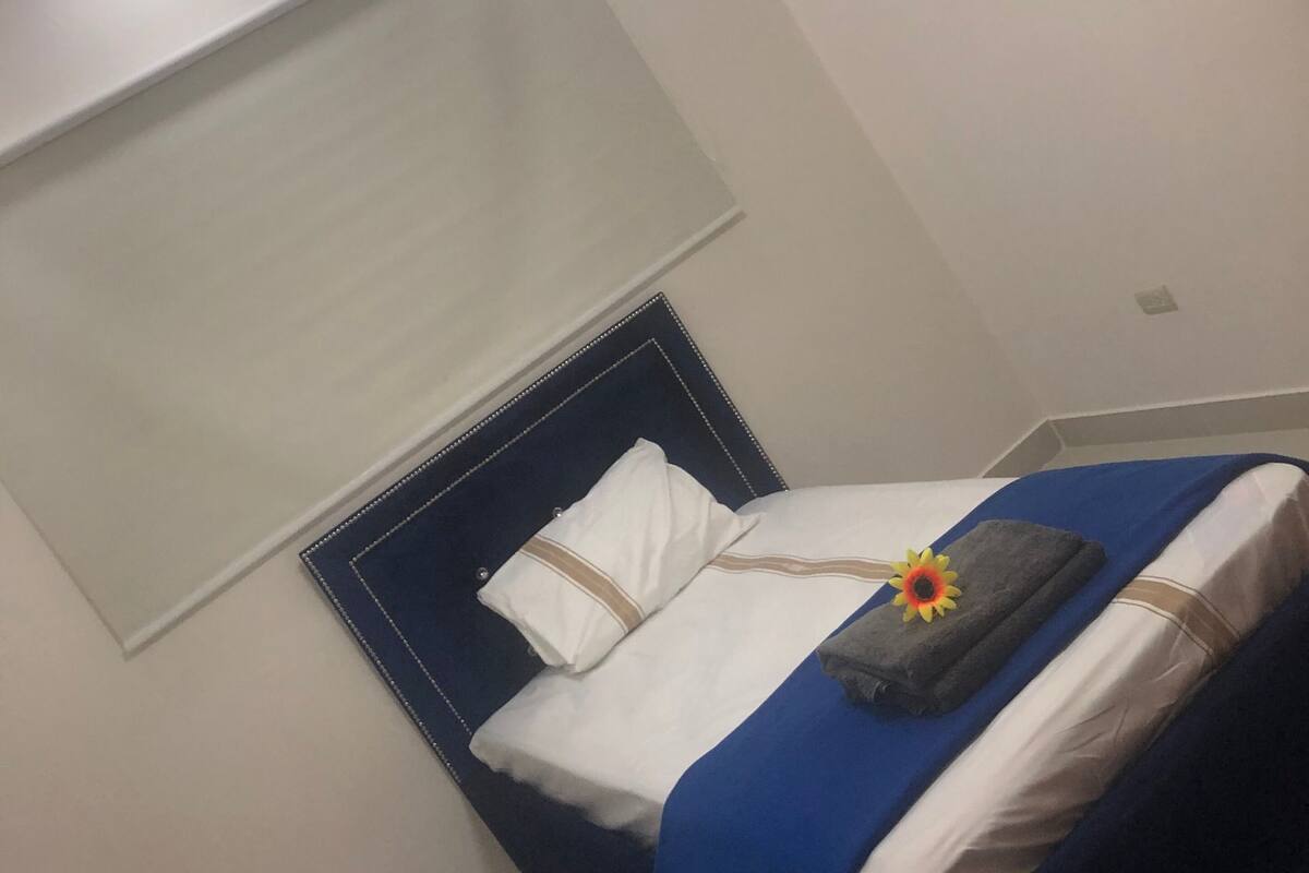 Hochwertige Bettwaren, Betten mit Memory-Foam-Matratzen