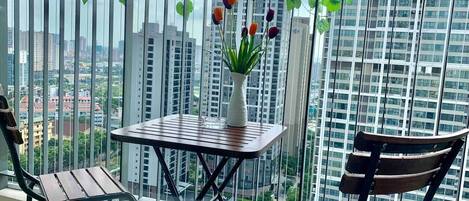 Family Apartment | Balcony