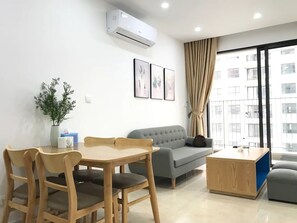 Apartment, 2 Schlafzimmer | Wohnzimmer
