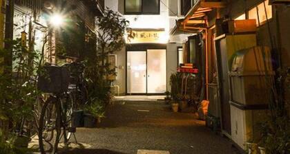 Breeze Shortstay Female Only