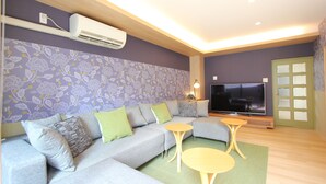 Suite Room (402) | Living room - Alphabed Hirosima Nakamachi (Hiroshima)