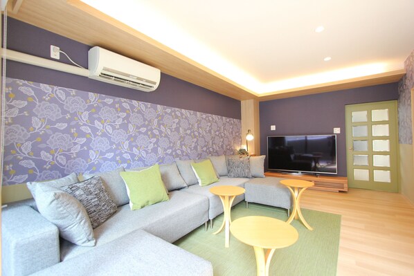 Suite Room (402) | Living room | Flat-screen TV - Alphabed Hirosima Nakamachi (Hiroshima)