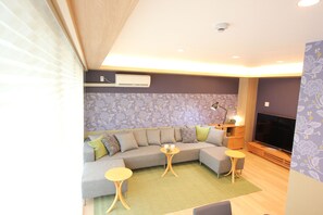 Suite Room (402) | Living room | Flat-screen TV - Alphabed Hirosima Nakamachi (Hiroshima)