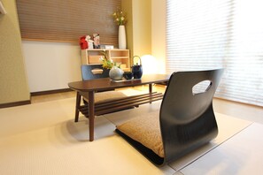 Chambre (Western, 201) | Bureau, espace de travail pour ordinateur portable, rideaux occultants