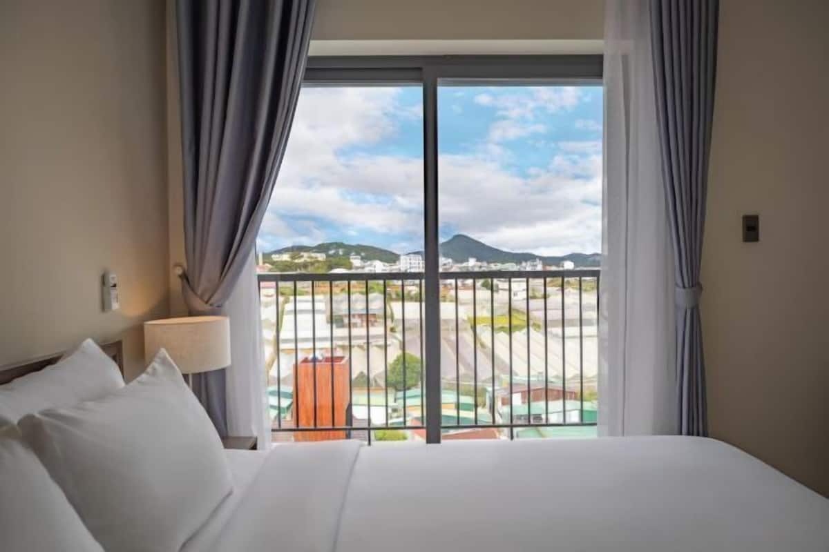 Premium bedding, individually furnished, desk, blackout drapes