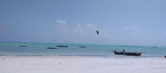 Yellow Card Apartment & Bungalow