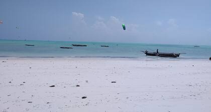 Yellow Card Apartment & Bungalow