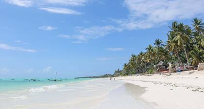 Yellow Card Apartment & Bungalow