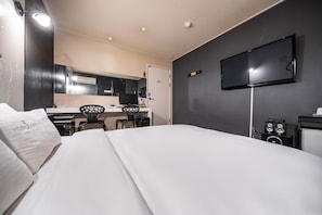 Individually decorated, individually furnished, free WiFi - Guri Lexy Hotel (Guri)