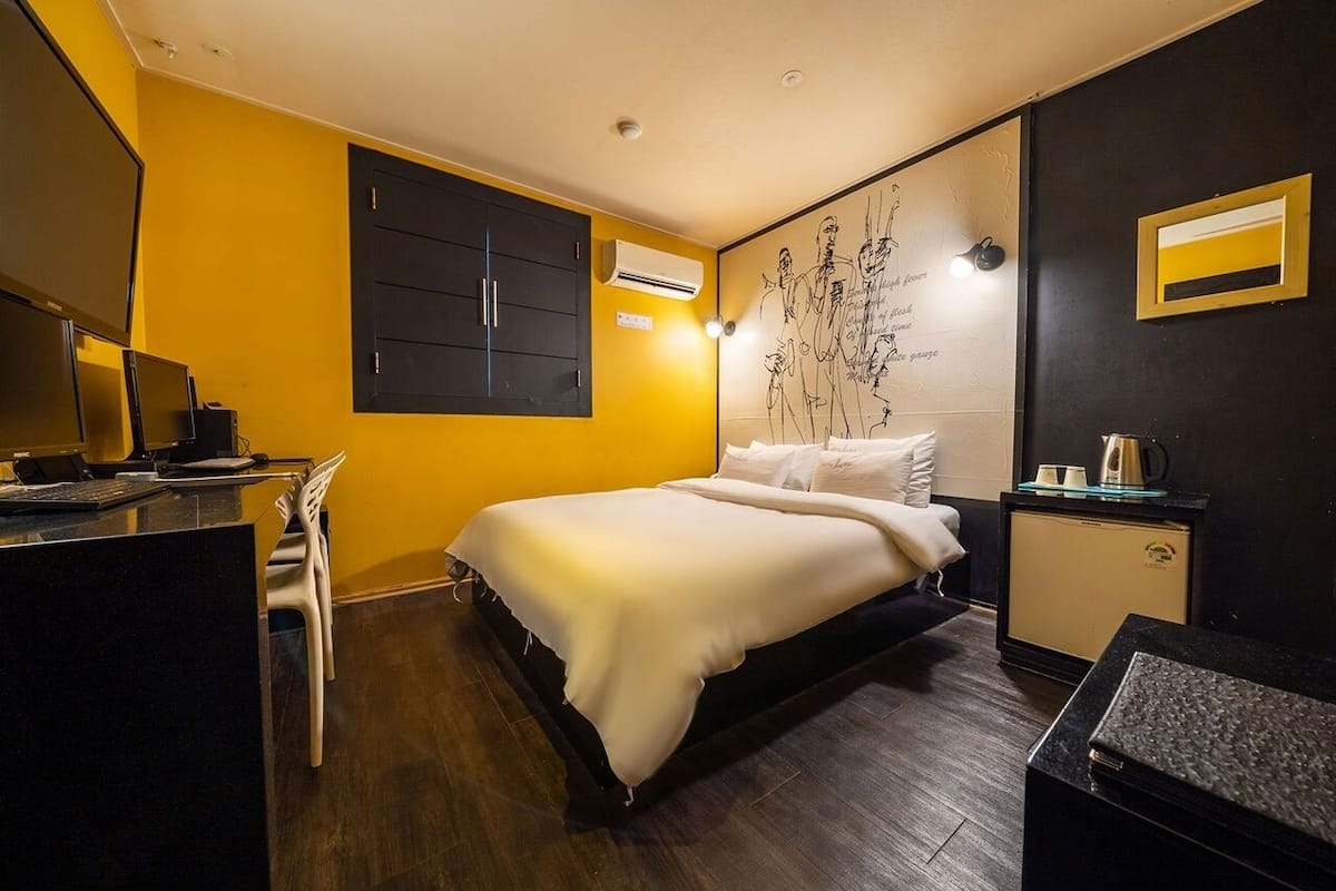 Deluxe Double Room | WiFi (free), individually decorated, individually furnished