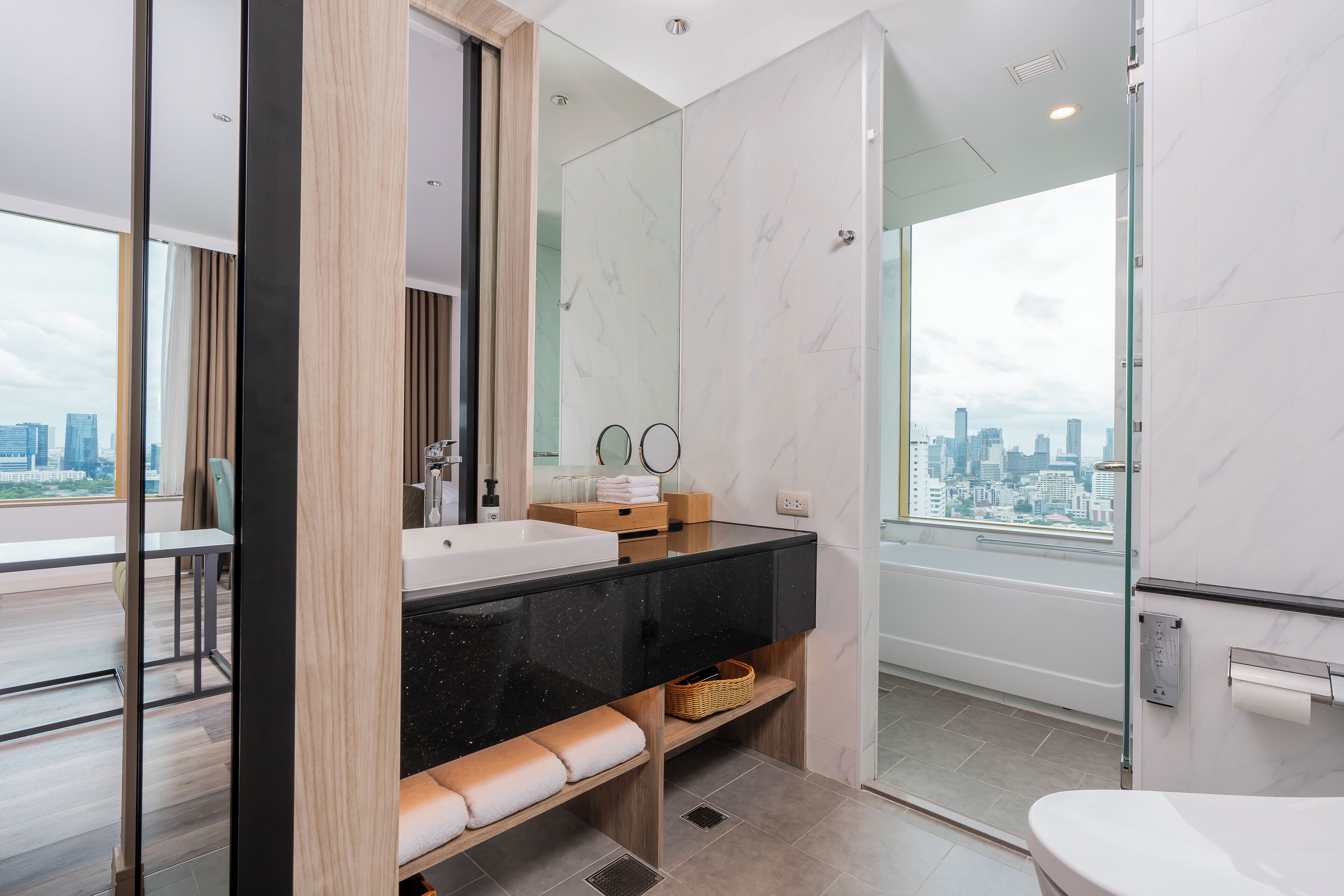 deluxe triple room | city view