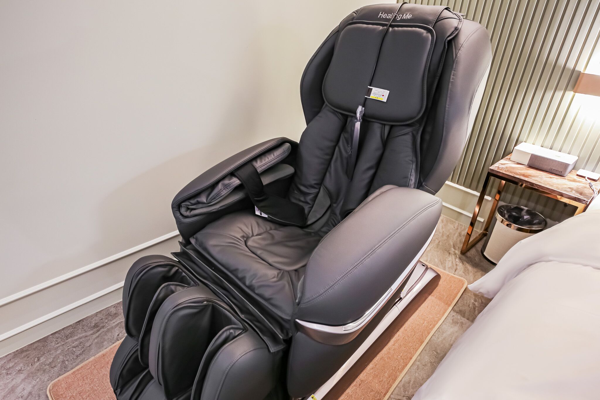 1 bedroom, individually decorated, individually furnished