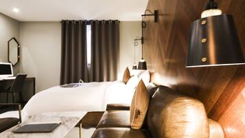 Executive Room | Individually decorated, individually furnished, blackout drapes