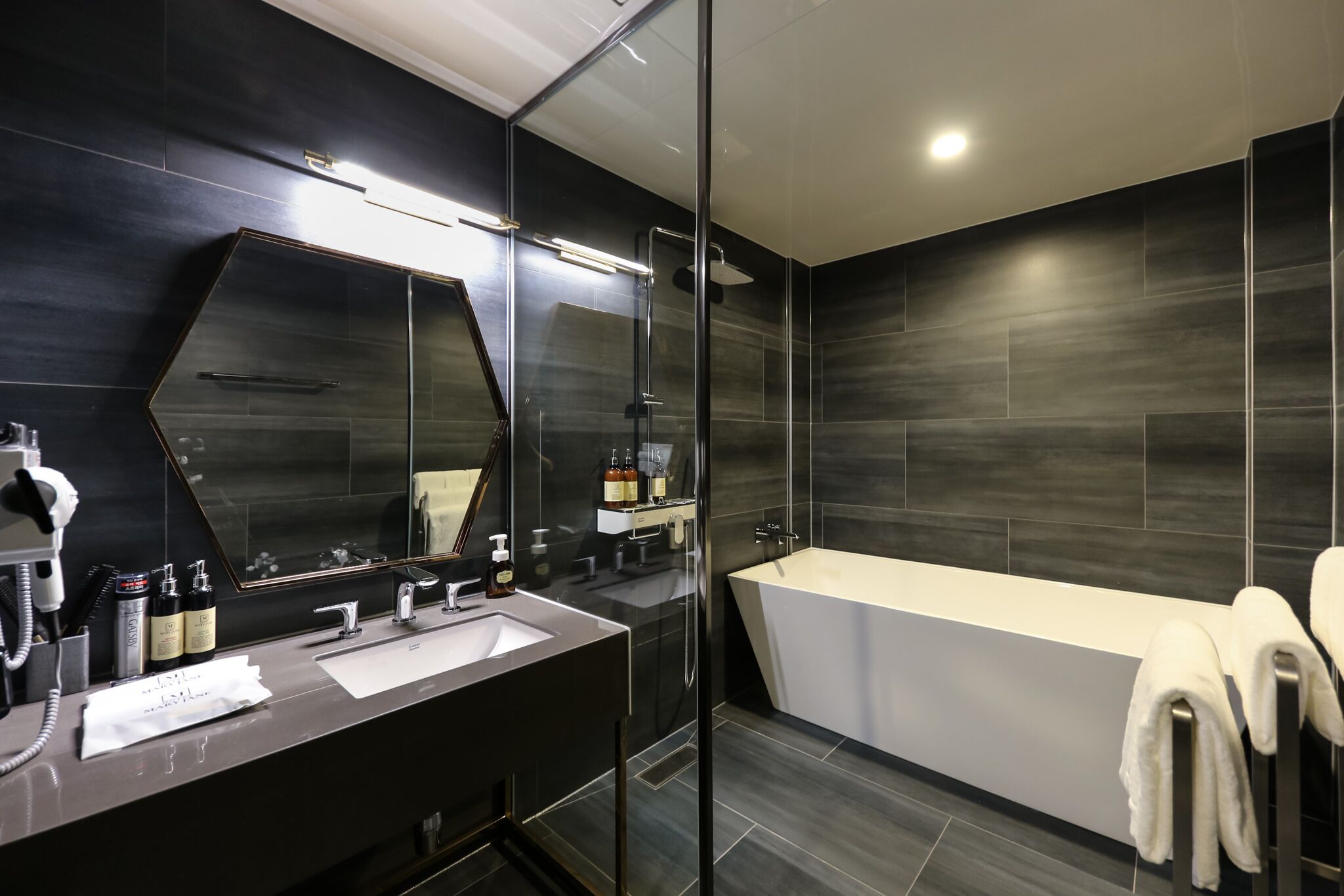 family room | bathroom | free toiletries, hair dryer, bathrobes, slippers