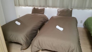 1F 2 Bedrooms 2 Bathrooms Apartment