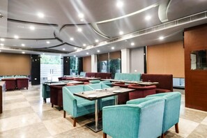 Breakfast and dinner served, Indian cuisine - La Silver Leaf (Shaheed Bhagat Singh Nagar)