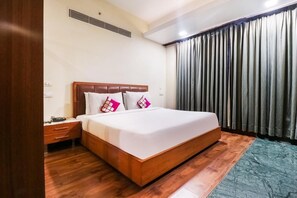 Club Double Room | Pillowtop beds, in-room safe, individually furnished, desk - La Silver Leaf (Shaheed Bhagat Singh Nagar)