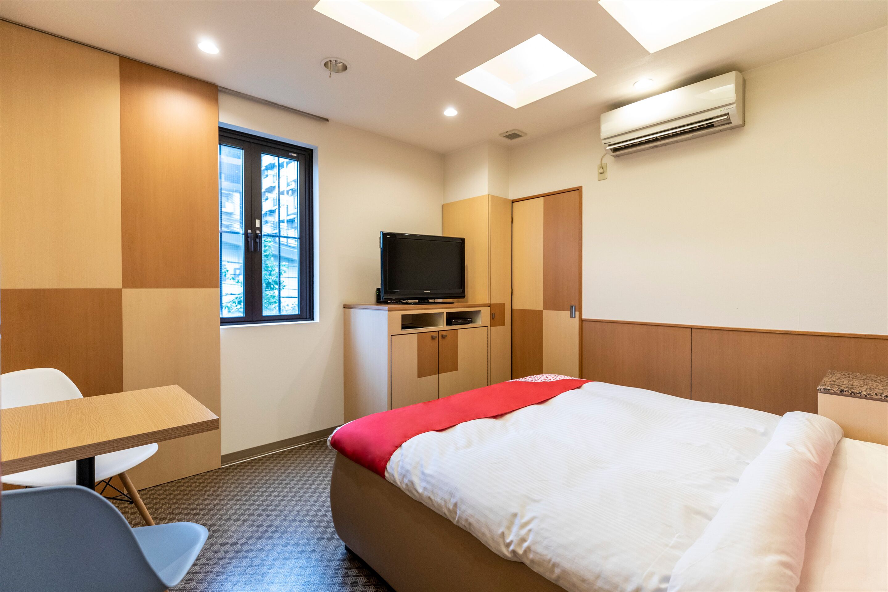 double room, non smoking | desk, free wifi, bed sheets