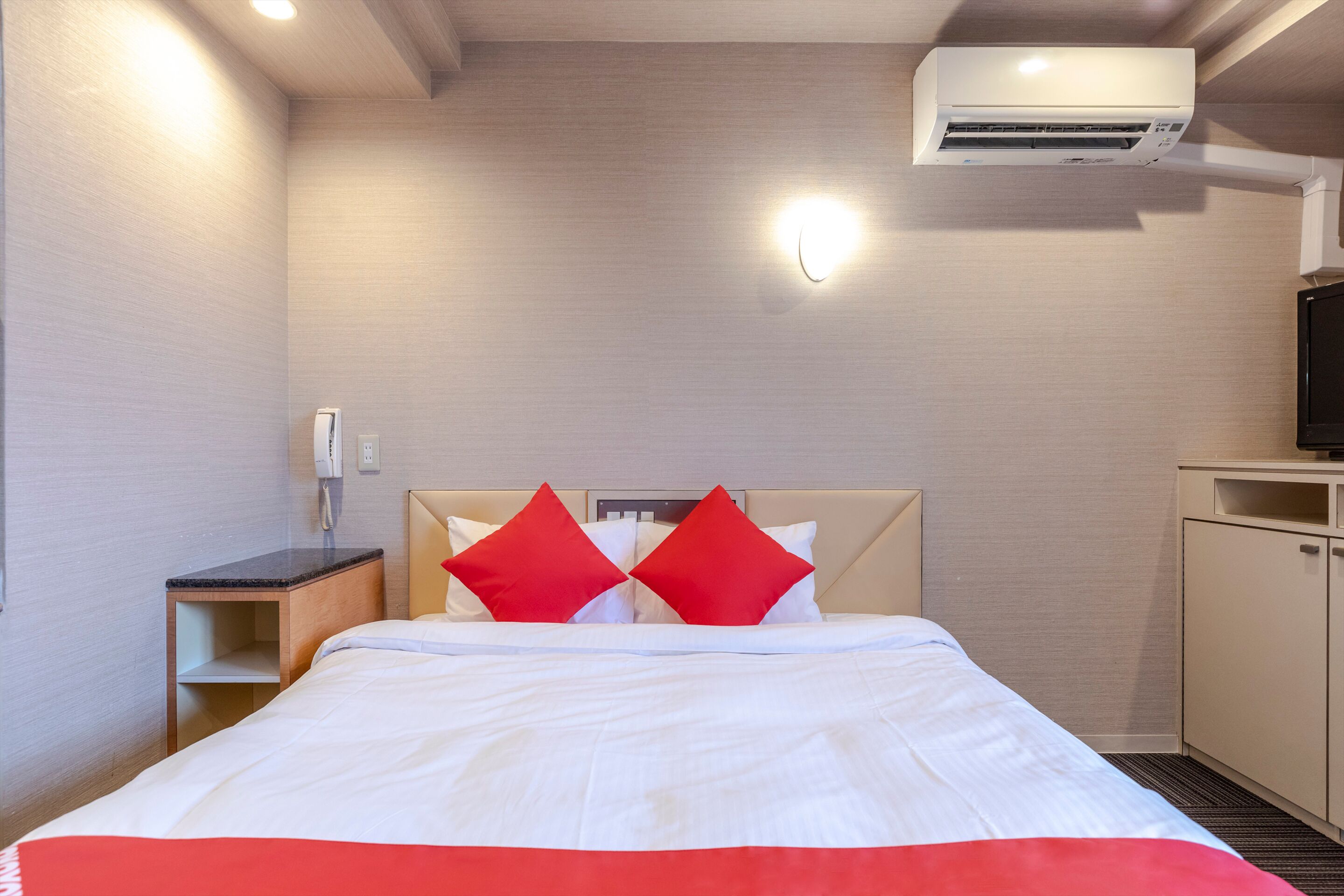 double room, smoking | desk, free wifi, bed sheets